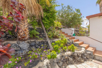 2 Bed  Villa/House for Sale, Puerto Naos, Los Llanos, La Palma - LP-L662