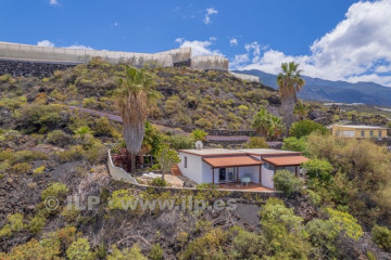 2 Bed  Villa/House for Sale, Puerto Naos, Los Llanos, La Palma - LP-L662