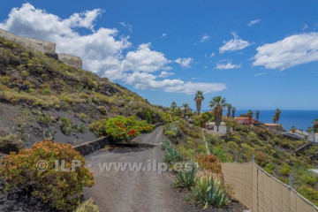 2 Bed  Villa/House for Sale, Puerto Naos, Los Llanos, La Palma - LP-L662