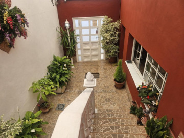 4 Bed  Villa/House for Sale, Santa Ursula, Tenerife - IC-VCH11530