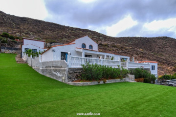 5 Bed  Villa/House for Sale, La Caldera, Santiago Del Teide, Tenerife - AZ-1786