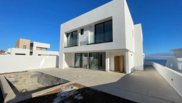 4 Bed  Villa/House for Sale, Los Realejos, Tenerife - IC-VCH11556