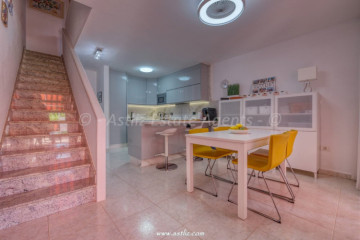 2 Bed  Flat / Apartment for Sale, Puerto De Santiago, Santiago Del Teide, Tenerife - AZ-1795
