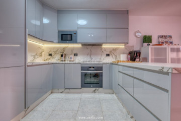 2 Bed  Flat / Apartment for Sale, Puerto De Santiago, Santiago Del Teide, Tenerife - AZ-1795