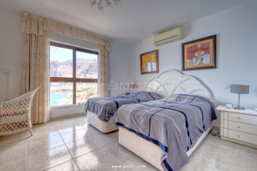 2 Bed  Flat / Apartment for Sale, Puerto De Santiago, Santiago Del Teide, Tenerife - AZ-1795