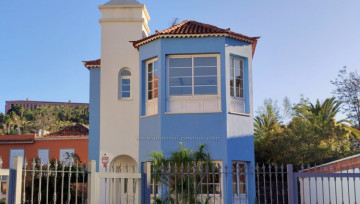 3 Bed  Villa/House for Sale, Puerto de la Cruz, Tenerife - IC-VCH11590