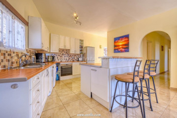 3 Bed  Villa/House for Sale, Tijoco Bajo, Adeje, Tenerife - AZ-1810