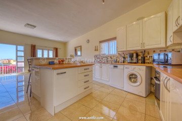 3 Bed  Villa/House for Sale, Tijoco Bajo, Adeje, Tenerife - AZ-1810