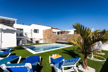 5 Bed  Villa/House for Sale, Playa Blanca, Lanzarote - LA-PB081