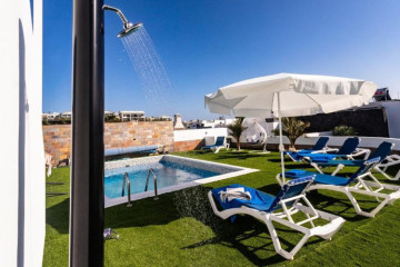 5 Bed  Villa/House for Sale, Playa Blanca, Lanzarote - LA-PB081
