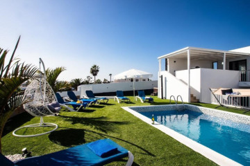 5 Bed  Villa/House for Sale, Playa Blanca, Lanzarote - LA-PB081