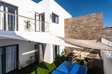 5 Bed  Villa/House for Sale, Playa Blanca, Lanzarote - LA-PB081