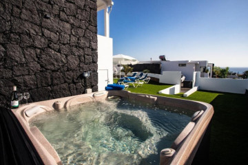 5 Bed  Villa/House for Sale, Playa Blanca, Lanzarote - LA-PB081