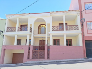 4 Bed  Villa/House for Sale, Los Realejos, Tenerife - IC-VCH11627