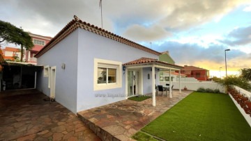 3 Bed  Villa/House to Rent, El Sauzal, Tenerife - IC-ACH11630