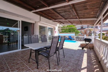 2 Bed  Villa/House for Sale, San Eugenio Alto, Costa Adeje, Tenerife - AZ-1834