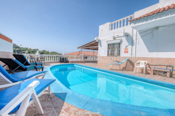 2 Bed  Villa/House for Sale, San Eugenio Alto, Costa Adeje, Tenerife - AZ-1834