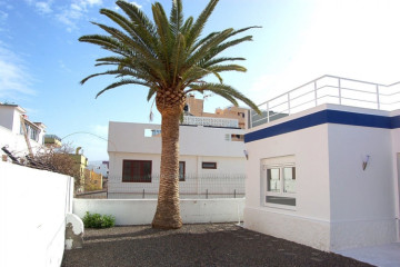 2 Bed  Villa/House for Sale, Puerto de la Cruz, Tenerife - IC-VCH11671