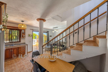 2 Bed  Villa/House for Sale, La Bombilla, Tazacorte, La Palma - LP-Ta155