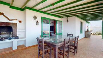 3 Bed  Property for Sale, Playa Blanca, Lanzarote - LA-PB085s