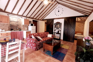 2 Bed  Villa/House to Rent, Puerto de la Cruz, Tenerife - IC-ACH11711