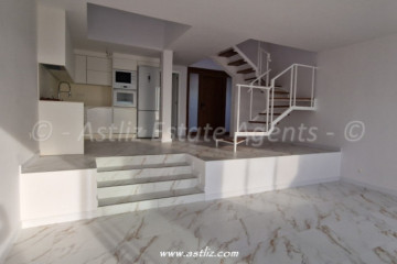 2 Bed  Flat / Apartment for Sale, Acantilados De Los Gigantes, Santiago Del Teide, Tenerife - AZ-1853