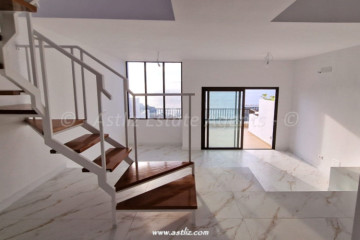 2 Bed  Flat / Apartment for Sale, Acantilados De Los Gigantes, Santiago Del Teide, Tenerife - AZ-1853