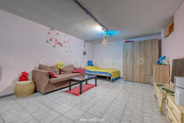 3 Bed  Commercial for Sale, Playa San Juan, Guia De Isora, Tenerife - AZ-1856