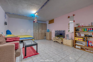 3 Bed  Commercial for Sale, Playa San Juan, Guia De Isora, Tenerife - AZ-1856