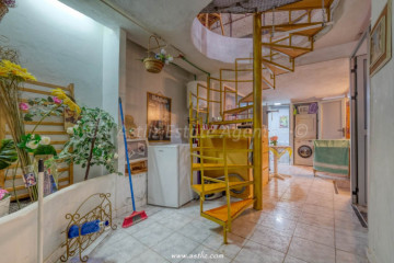 3 Bed  Commercial for Sale, Playa San Juan, Guia De Isora, Tenerife - AZ-1856