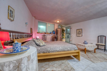 3 Bed  Commercial for Sale, Playa San Juan, Guia De Isora, Tenerife - AZ-1856