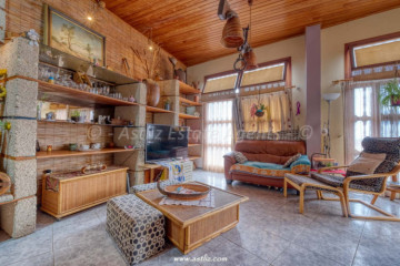 3 Bed  Commercial for Sale, Playa San Juan, Guia De Isora, Tenerife - AZ-1856