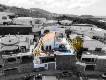 7 Bed  Villa/House for Sale, San Eugenio Alto, Tenerife - NP-04382