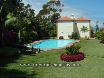 3 Bed  Villa/House for Sale, Santa Ursula, Tenerife - IC-VAD11752
