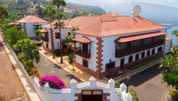 13 Bed  Villa/House for Sale, Santa Ursula, Tenerife - IC-VCH11754