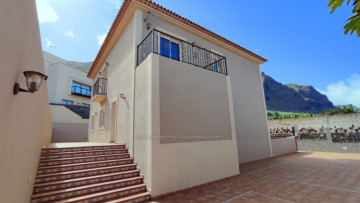5 Bed  Villa/House for Sale, Garachico, Tenerife - IC-VCH11769