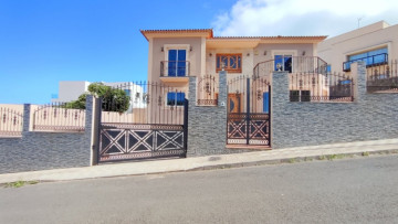 5 Bed  Villa/House for Sale, Garachico, Tenerife - IC-VCH11769