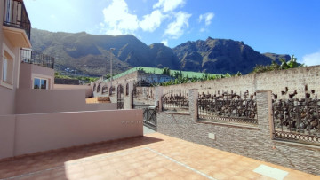 5 Bed  Villa/House for Sale, Garachico, Tenerife - IC-VCH11769