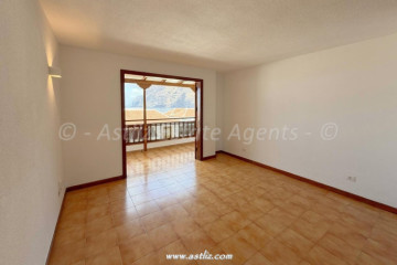 1 Bed  Flat / Apartment for Sale, Acantilados De Los Gigantes, Santiago Del Teide, Tenerife - AZ-1866