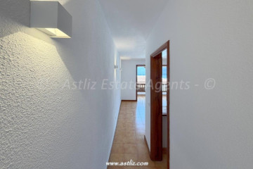 1 Bed  Flat / Apartment for Sale, Acantilados De Los Gigantes, Santiago Del Teide, Tenerife - AZ-1866