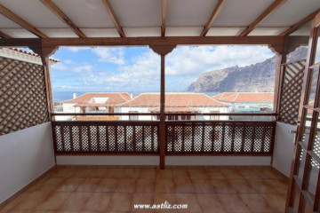 1 Bed  Flat / Apartment for Sale, Acantilados De Los Gigantes, Santiago Del Teide, Tenerife - AZ-1866