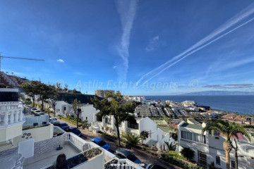 1 Bed  Flat / Apartment for Sale, Acantilados De Los Gigantes, Santiago Del Teide, Tenerife - AZ-1869