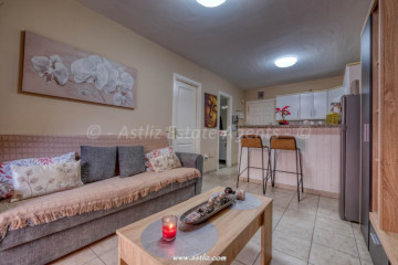 1 Bed  Flat / Apartment for Sale, Puerto De Santiago, Santiago Del Teide, Tenerife - AZ-1870