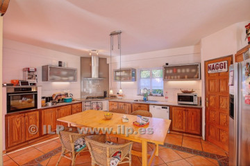 6 Bed  Villa/House for Sale, Los Barros, Los Llanos, La Palma - LP-L693