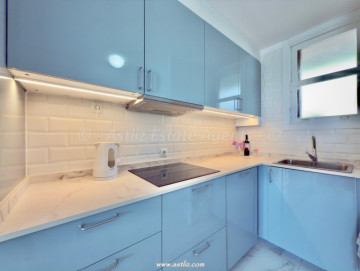 1 Bed  Flat / Apartment for Sale, Los Cristianos, Arona, Tenerife - AZ-1872
