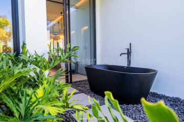 4 Bed  Villa/House for Sale, Playa San Juan, Guia De Isora, Tenerife - AZ-1877