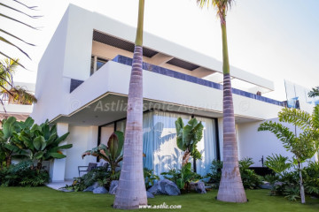 4 Bed  Villa/House for Sale, Playa San Juan, Guia De Isora, Tenerife - AZ-1877