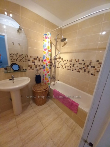 2 Bed  Flat / Apartment to Rent, Puerto de la Cruz, Tenerife - IC-API11368