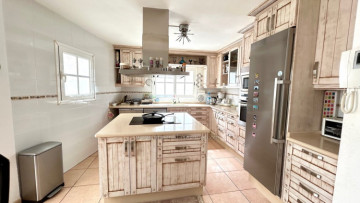 5 Bed  Villa/House for Sale, Los Realejos, Tenerife - IC-VCH11829