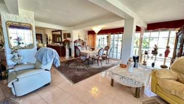 5 Bed  Villa/House for Sale, Los Realejos, Tenerife - IC-VCH11829